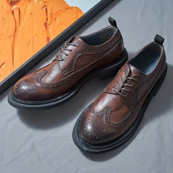 איטלקי רשמי Mens נעלי יוקרה עור אמיתי 2023 סגנון חדש של מעצב אופנה בעבודת יד Brogues עסקי החתונה נעלי גבר